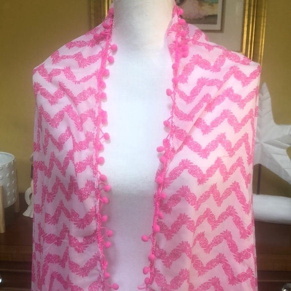 Lilly Pulitzer for Target Pink & White Belladonna Chevron Pineapple Print Scarf - Picture 13 of 15